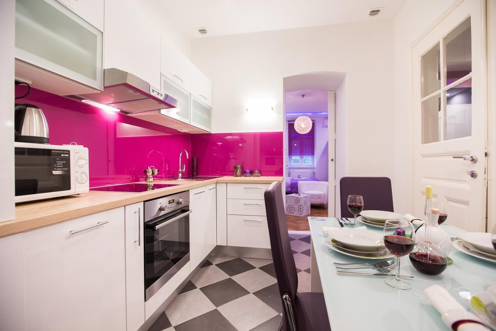 Apartment Center Four Stars ซาเกร็บ ภายนอก รูปภาพ